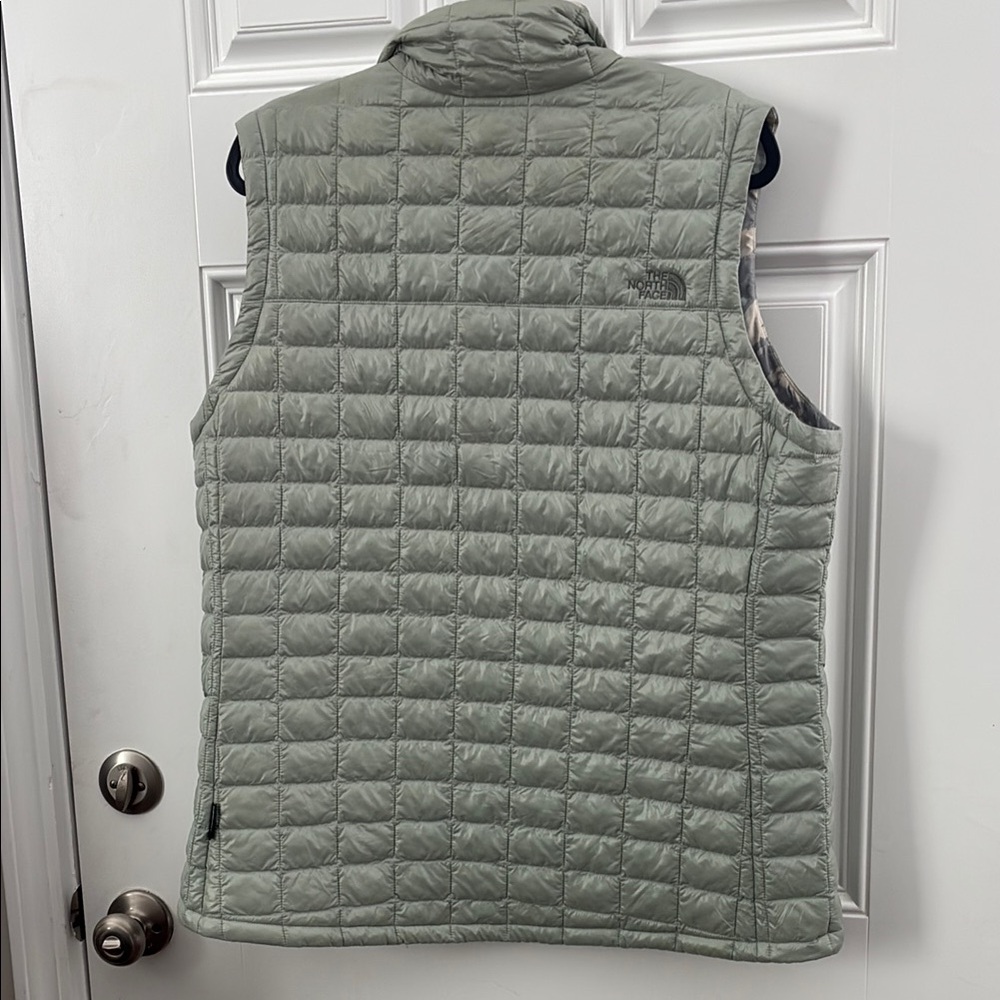 The North Face Sage Quilted Puffer Vest - Picture 3 of 4